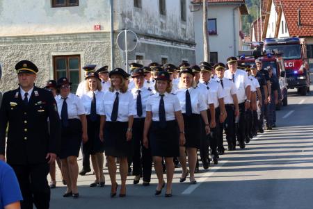 100 letnica PGD Begunje  gasilska parada 10 Foto Ljubo Vukelič